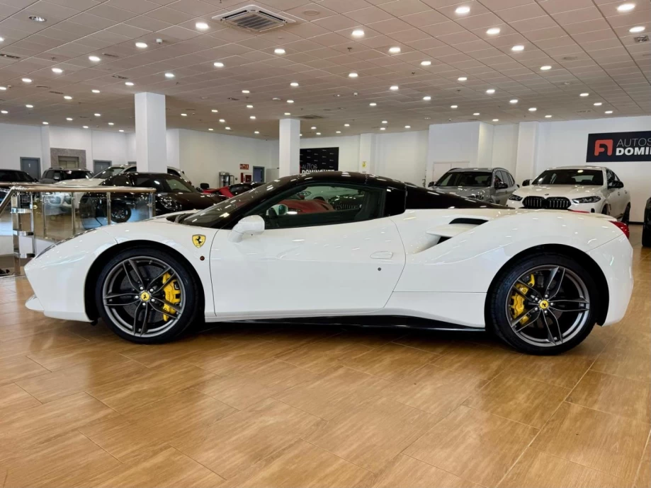 FERRARI 488 Spider DCT