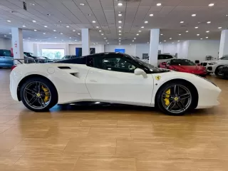 FERRARI 488 Spider DCT