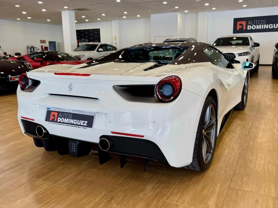 FERRARI 488 Spider DCT