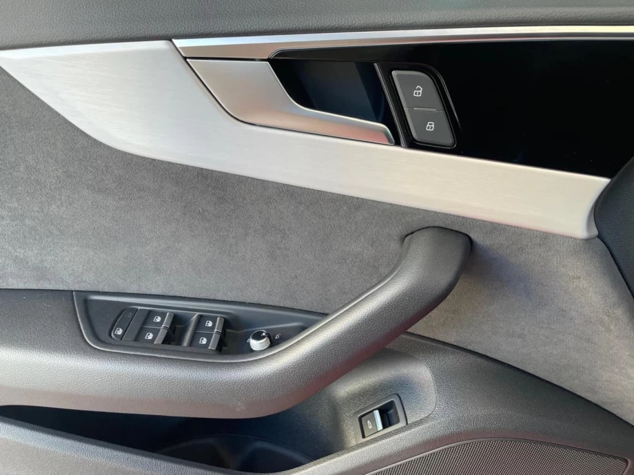 AUDI A4 Avant S line 35 TDI 120kW S tronic