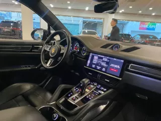 PORSCHE Cayenne Turbo