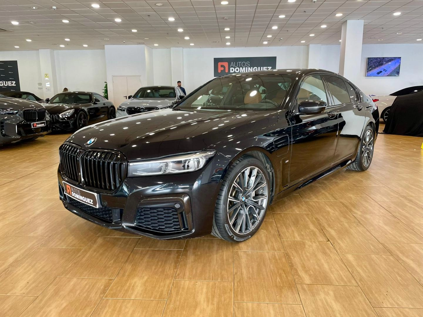 BMW Serie 7 745e PACK M