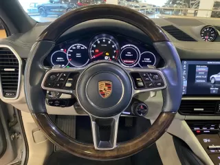 PORSCHE Cayenne Coupé
