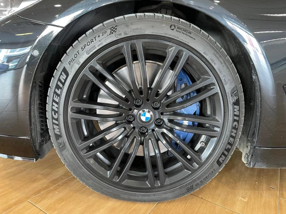 BMW Serie 5 M550i xDrive