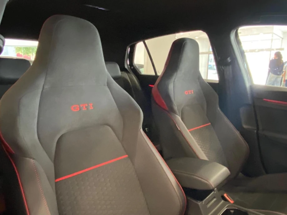 VOLKSWAGEN Golf GTI Clubsport 2.0 TSI 221kW 300CV DSG