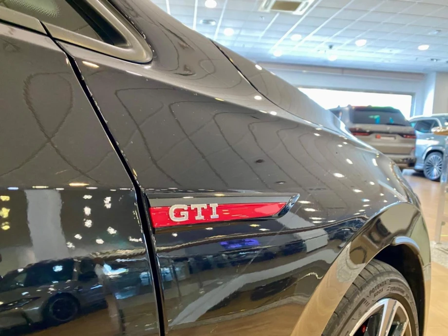 VOLKSWAGEN Golf GTI Clubsport 2.0 TSI 221kW 300CV DSG