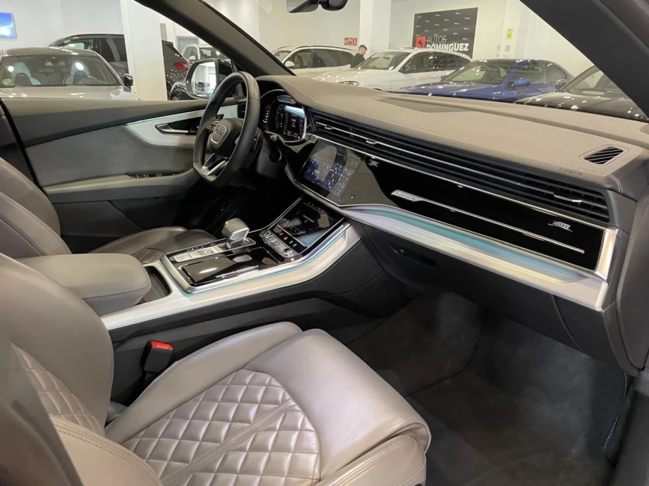 AUDI Q8 S line 55 TFSI 250kW quattro tiptronic