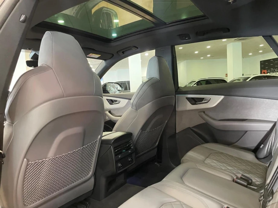 AUDI Q8 S line 55 TFSI 250kW quattro tiptronic