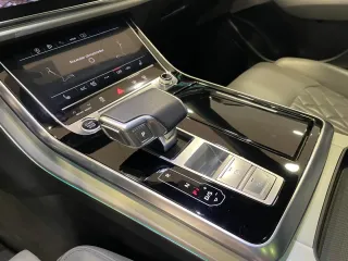AUDI Q8 S line 55 TFSI 250kW quattro tiptronic
