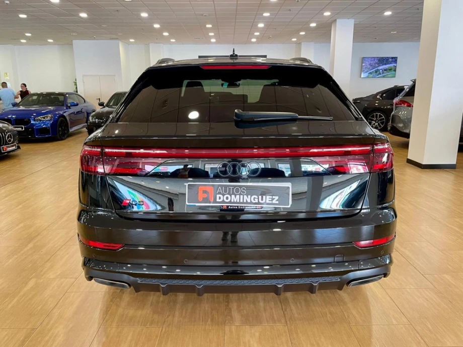 AUDI Q8 S line 55 TFSI 250kW quattro tiptronic