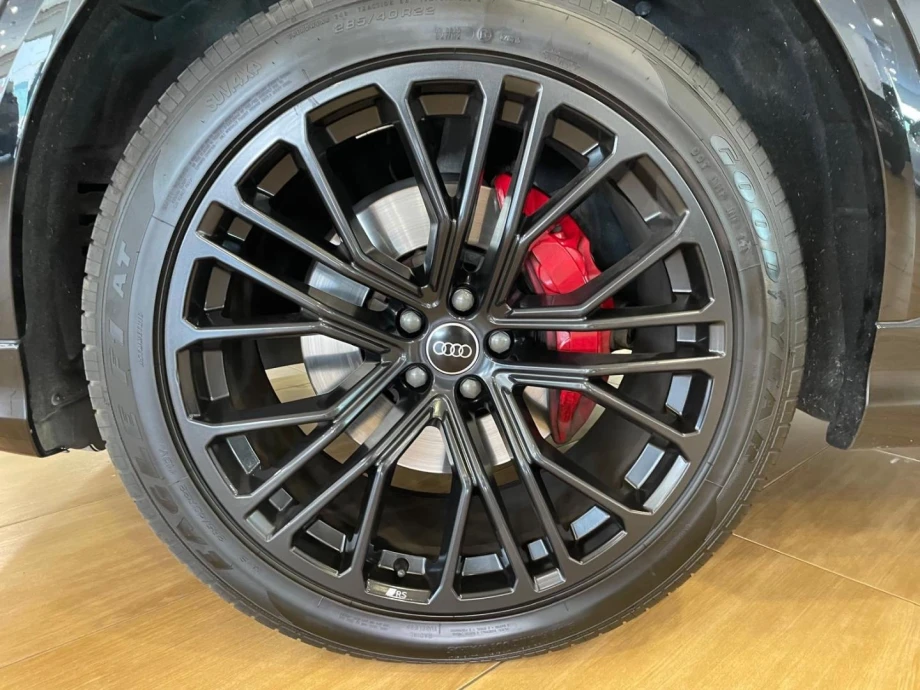 AUDI Q8 S line 55 TFSI 250kW quattro tiptronic