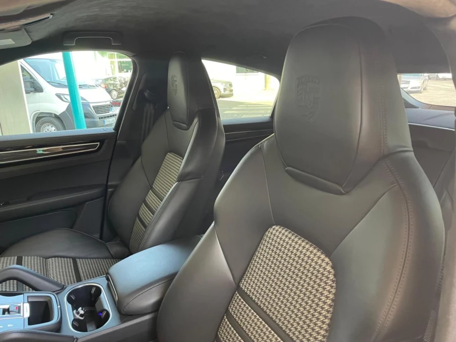PORSCHE Cayenne Coupé GTS PACK CARBONO
