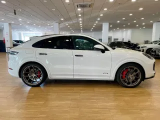 PORSCHE Cayenne Coupé GTS PACK CARBONO