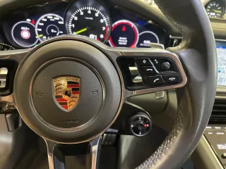 PORSCHE Panamera 4 E-Hybrid