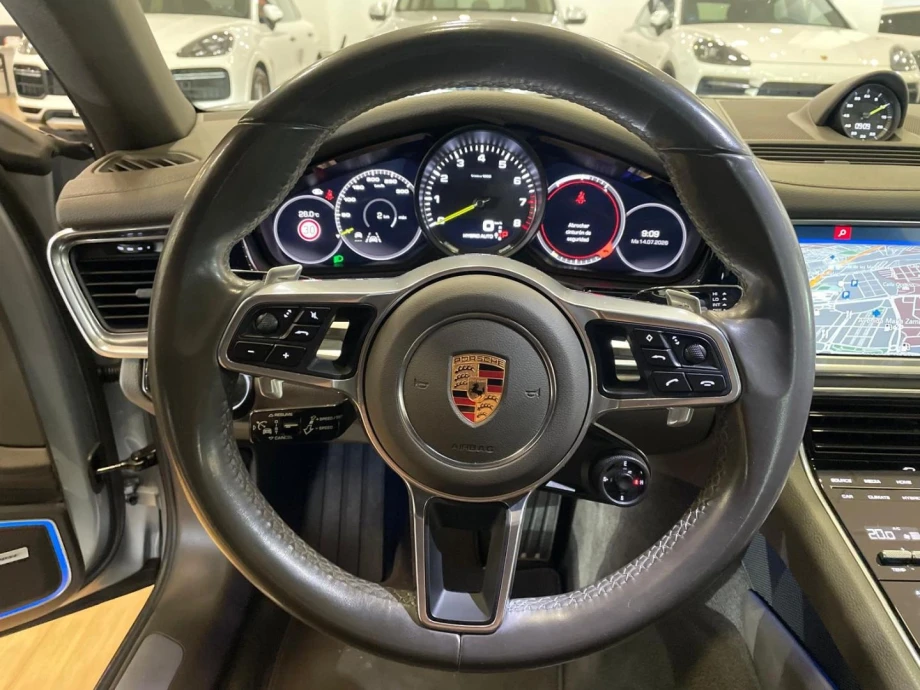 PORSCHE Panamera 4 E-Hybrid