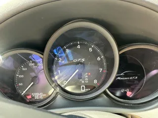 PORSCHE Macan GTS