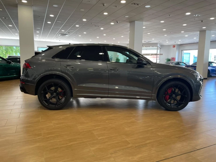 AUDI Q8 RS Q8 performance 471kW quattro tiptron