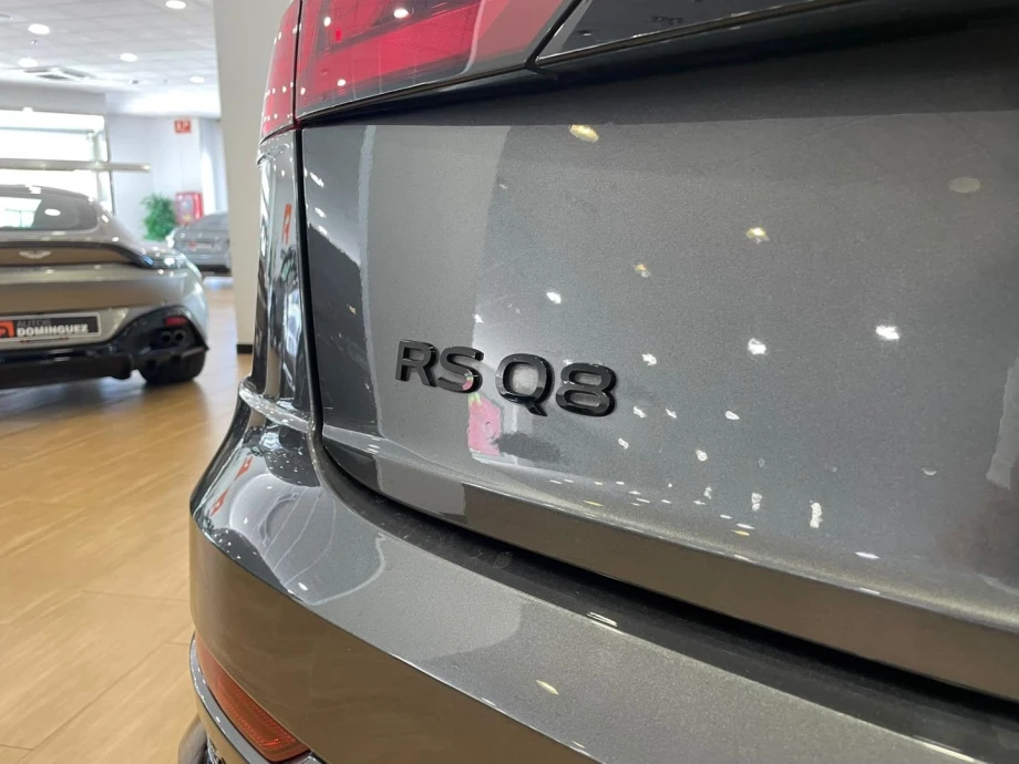 AUDI Q8 RS Q8 performance 471kW quattro tiptron