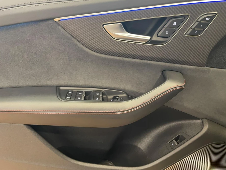 AUDI Q8 RS Q8 performance 471kW quattro tiptron
