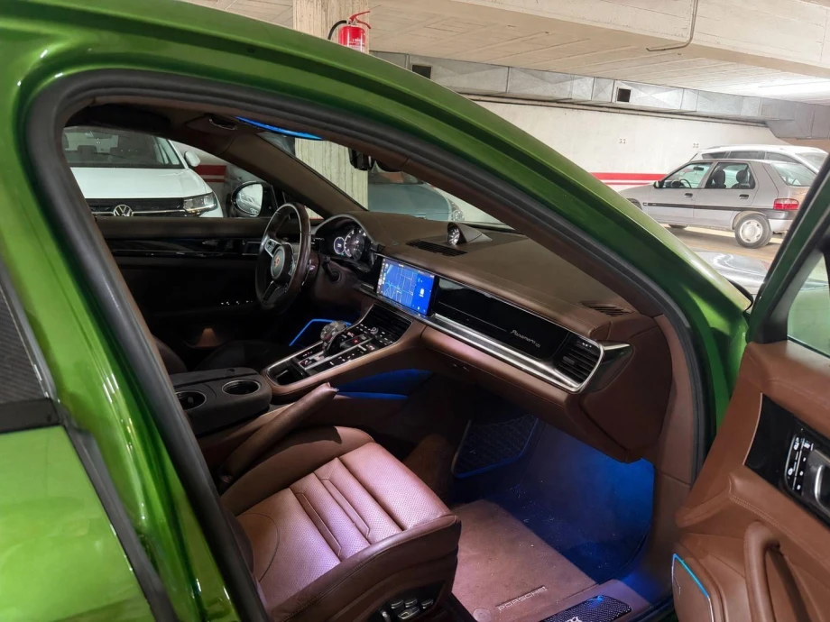 PORSCHE Panamera 4 EHybrid 10 Years Edition